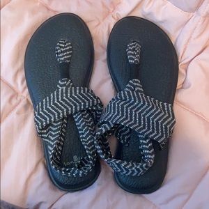 Sanuk Women’s Sandals 🔥 3/$20